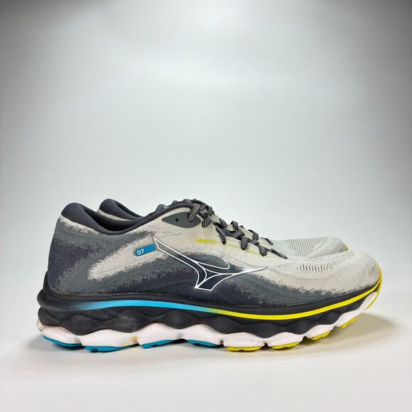 Mizuno Wave Sky 7 Gray Running Shoes Sneakers Lace Up 4114115F00 Men's Size 10.5 - Picture 1 of 10